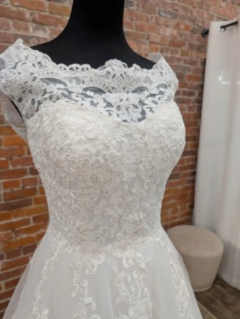 Ashton Adair Sample Sale #1 thumbnail