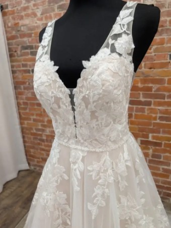 Ashton Adair Sample Sale #1 thumbnail